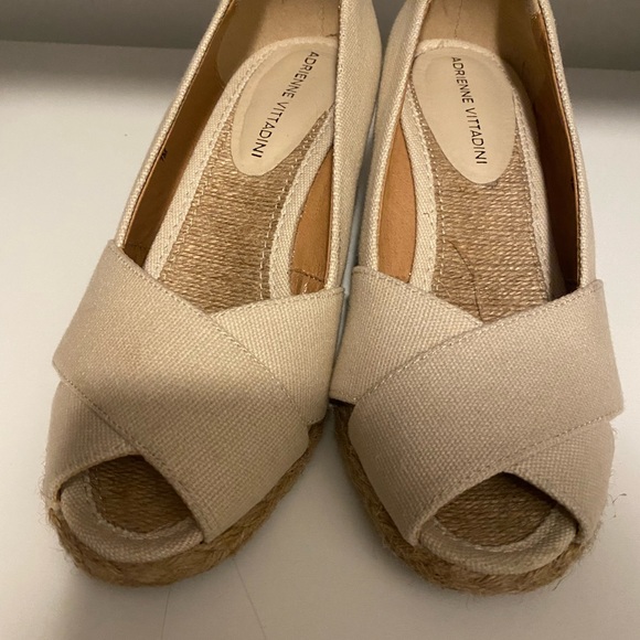 Wedge - Picture 2 of 4